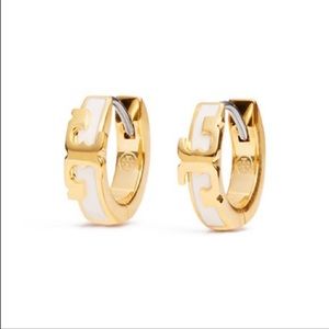 SERIF-T ENAMELED HUGGIE HOOP EARRING